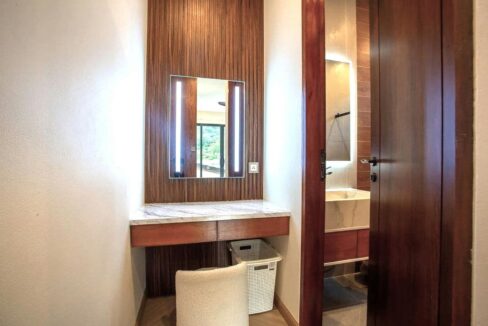 55 Ensuite bathroom#3