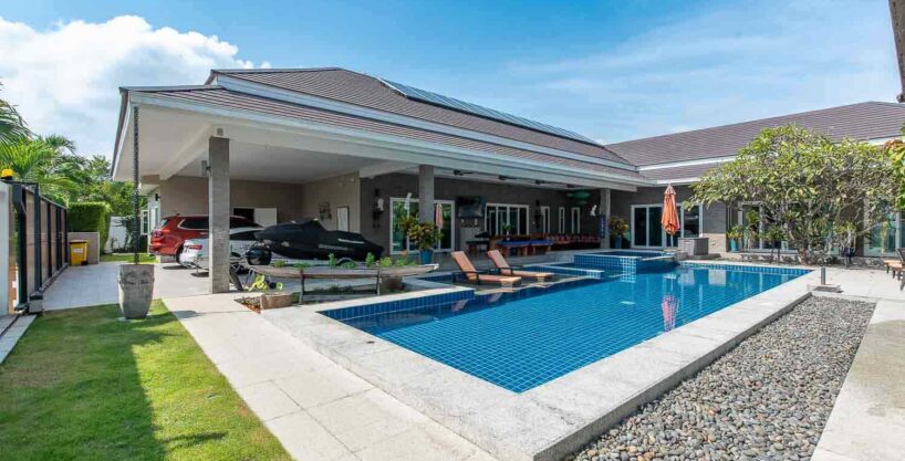 Exceptional 5-Bedroom Villa in Hua Hin at Palm Villas